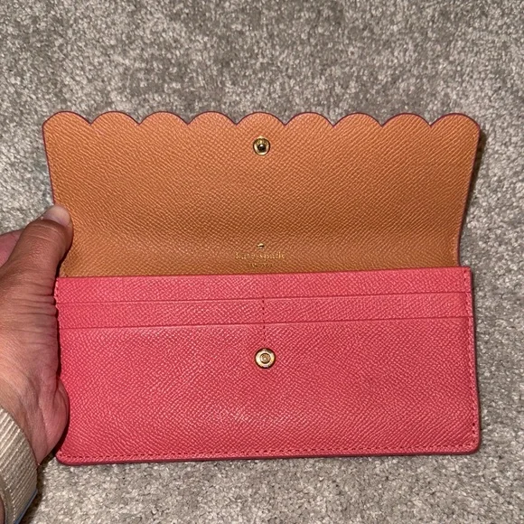 Kate Spade Coral Scalloped Wallet - Picture 3 of 5